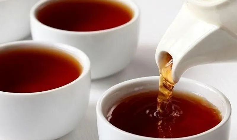 عوارض مصرف چای بعد از غذا