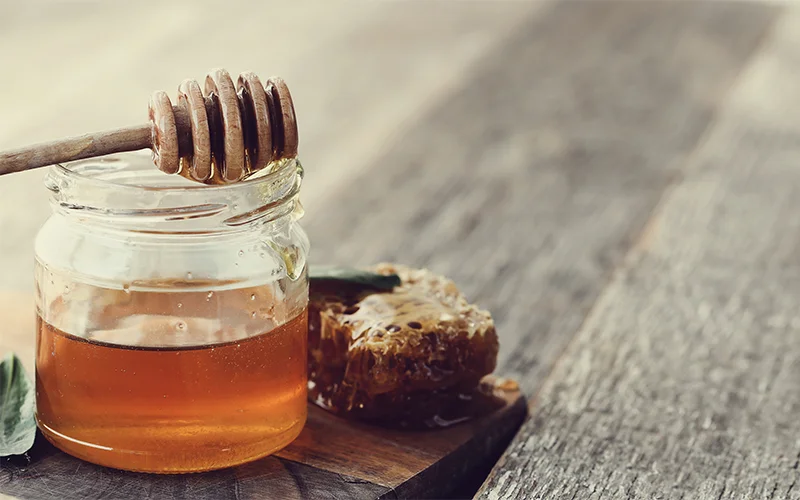 Treatment of anemia with honey