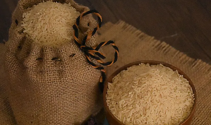 برنج عنبر بو چیست