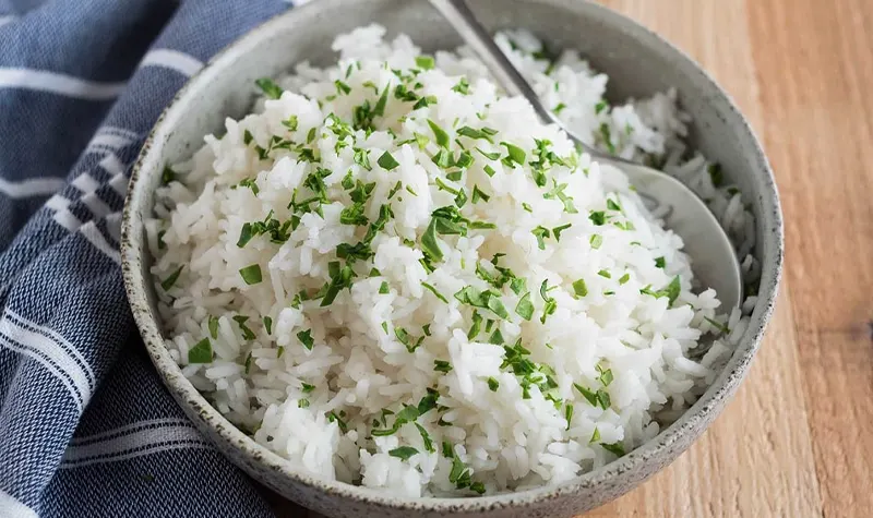 استفاده از سبزیجات برای خوش عطر کردن برنج